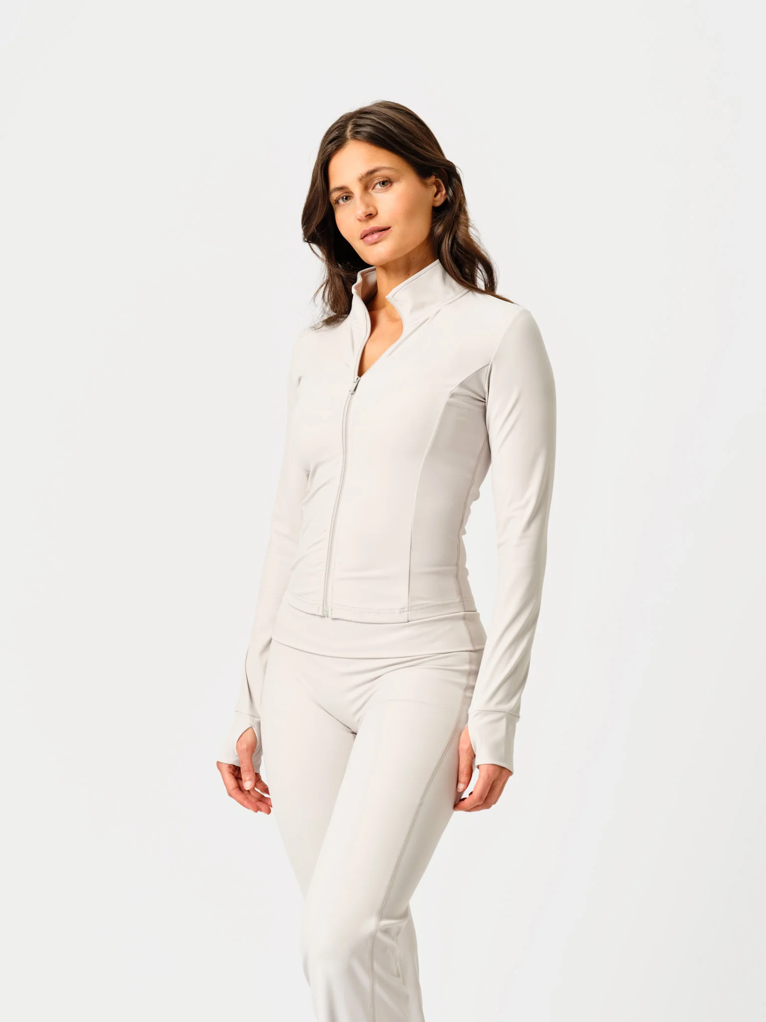 Form Fitted Zip Soft Grey - Image 2