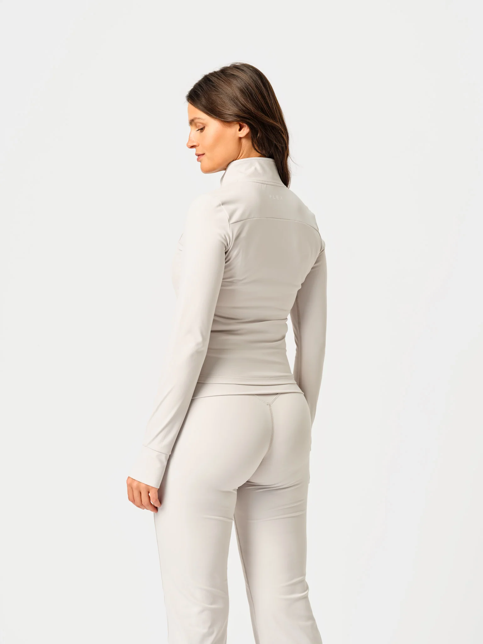 Form Fitted Zip Soft Grey - Image 3