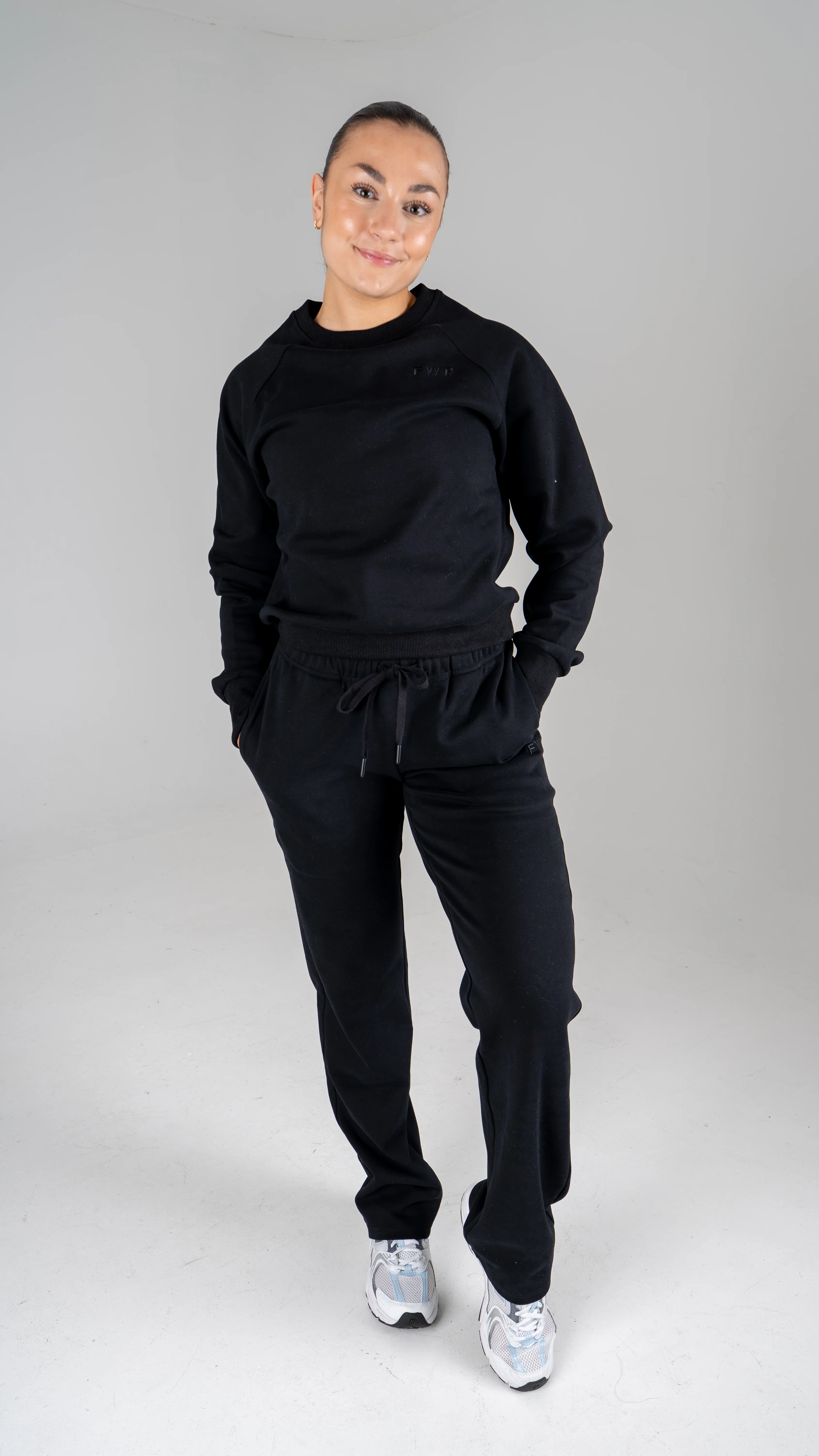 FWR® Studio Sweat Black - Image 4