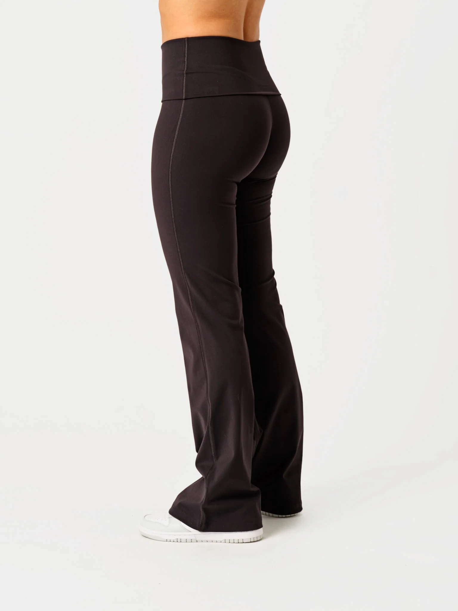 Yoga Flare Foldover Black - Image 4