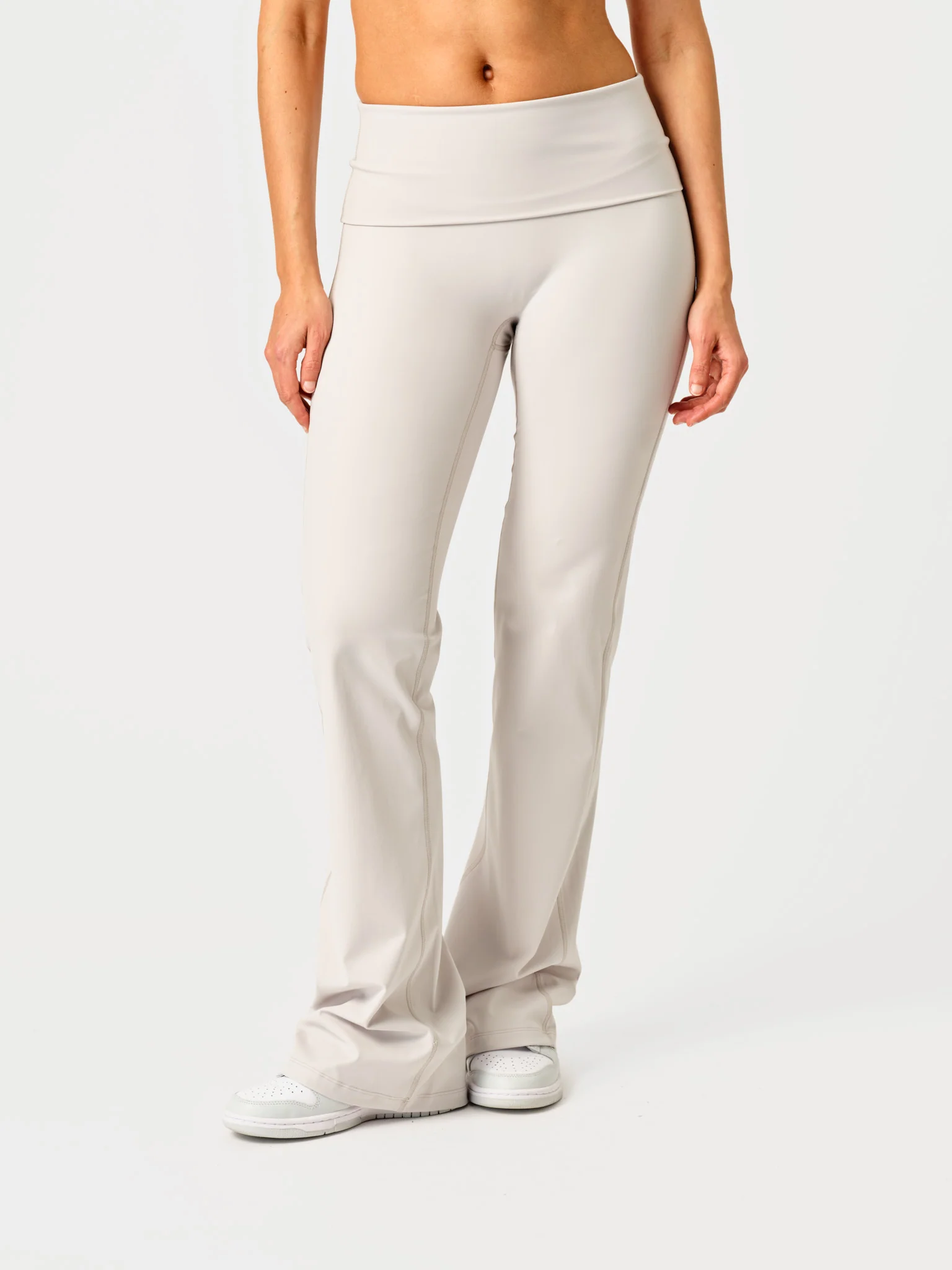 Yoga Flare Foldover Soft grey - Image 2