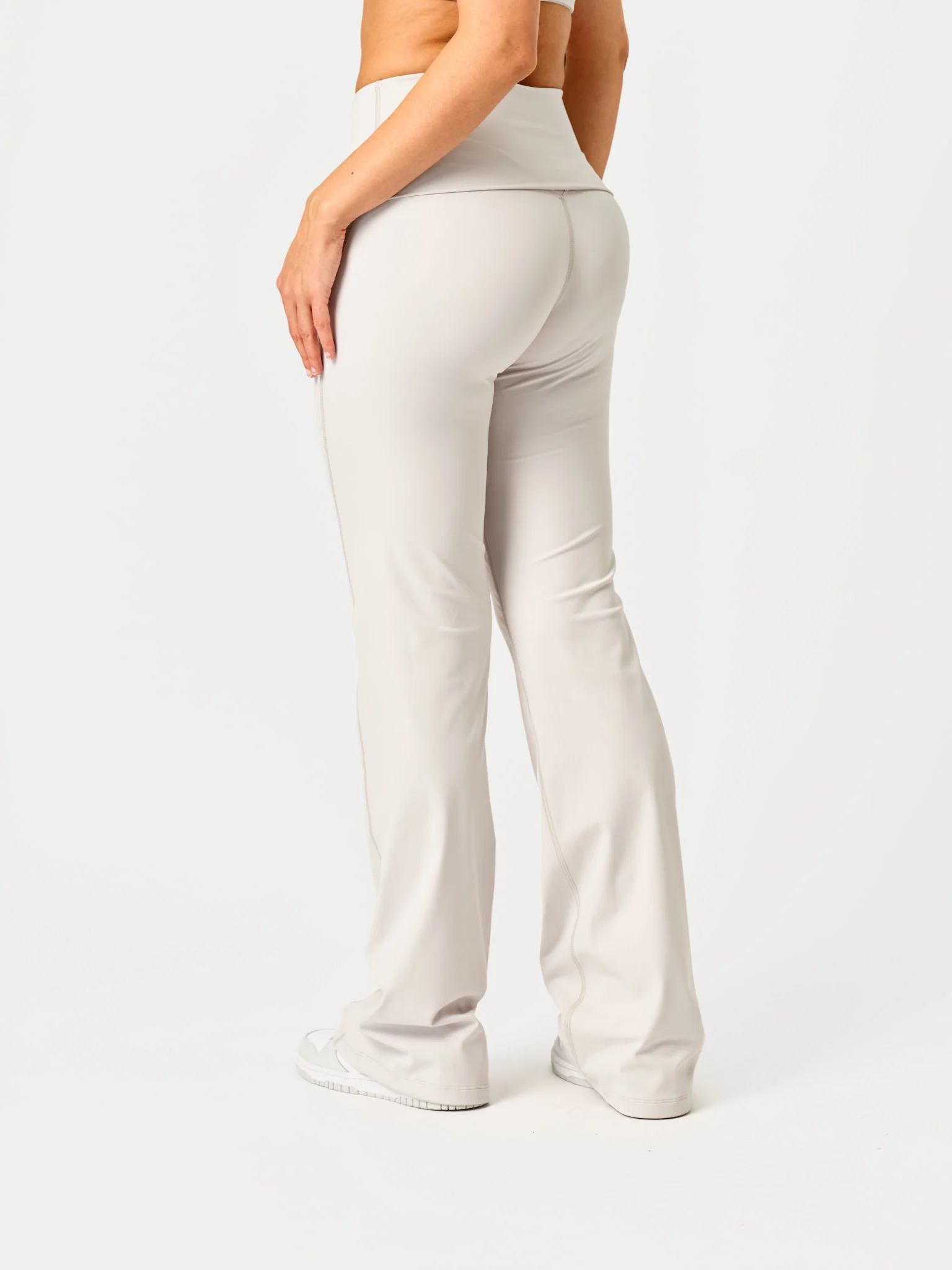 Yoga Flare Foldover Soft grey - Image 3